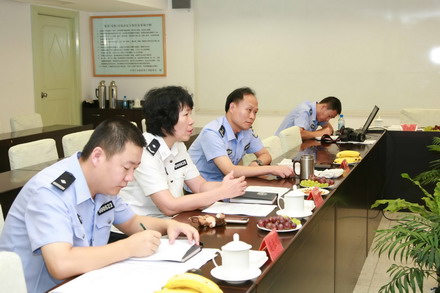 北京市干部教育培训监督检查工作组到市公安局检查工作