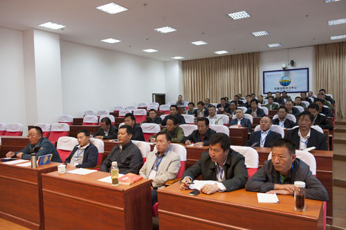 西藏自治区党校学员正在听课